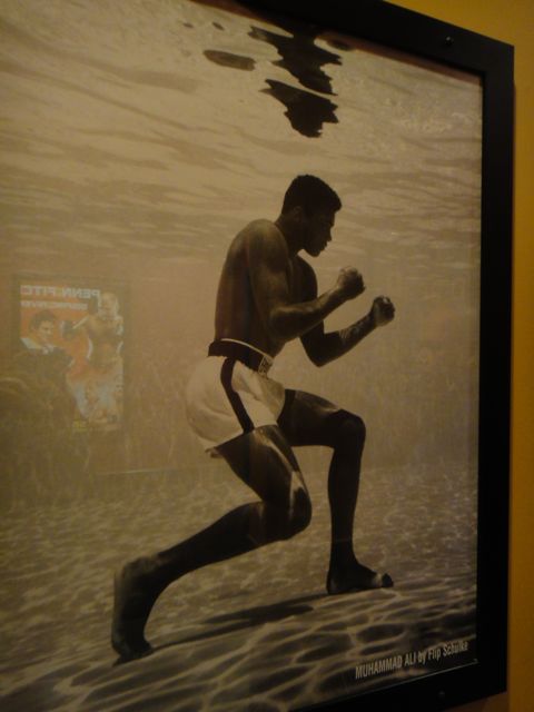 Muhammed Ali boxing practice under water