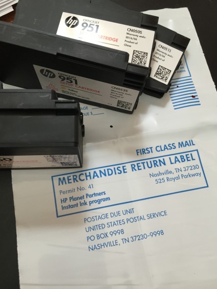 HP Instant Ink return mailer photo