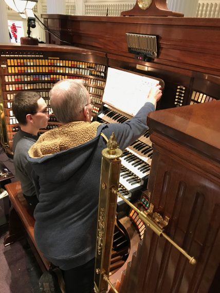 Philadelphia Macys Organ